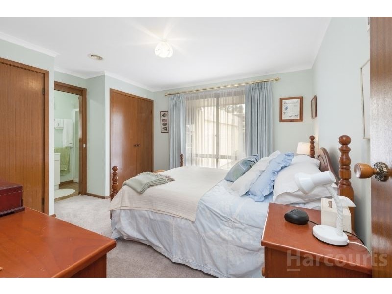 27 Molbray Street, Wendouree VIC 3355