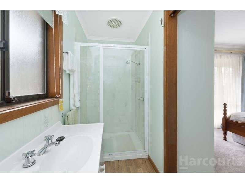 27 Molbray Street, Wendouree VIC 3355