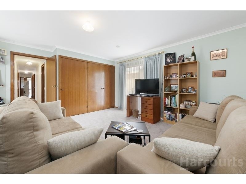 27 Molbray Street, Wendouree VIC 3355