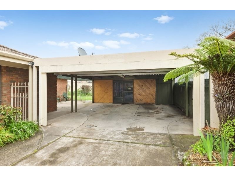 27 Molbray Street, Wendouree VIC 3355