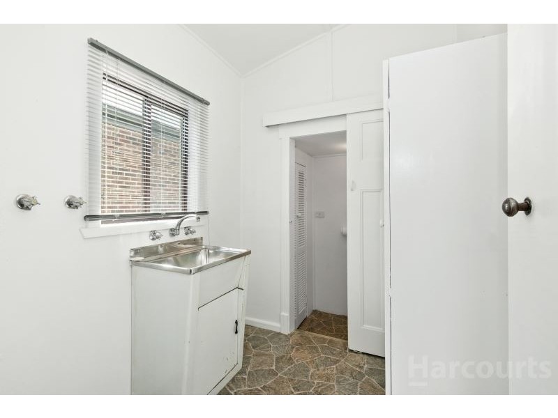 39 White Avenue, Wendouree VIC 3355