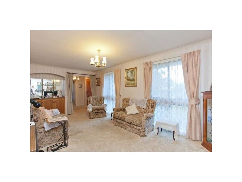 2 Highfield Avenue, Mount Clear VIC 3350