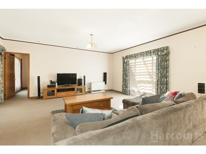 14 Shari Drive, Delacombe VIC 3356