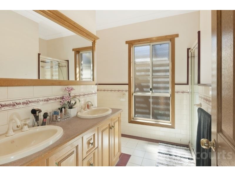 14 Shari Drive, Delacombe VIC 3356