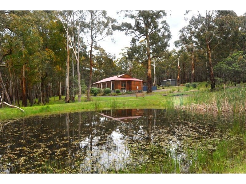 35 Tooheys Close, Gordon VIC 3345