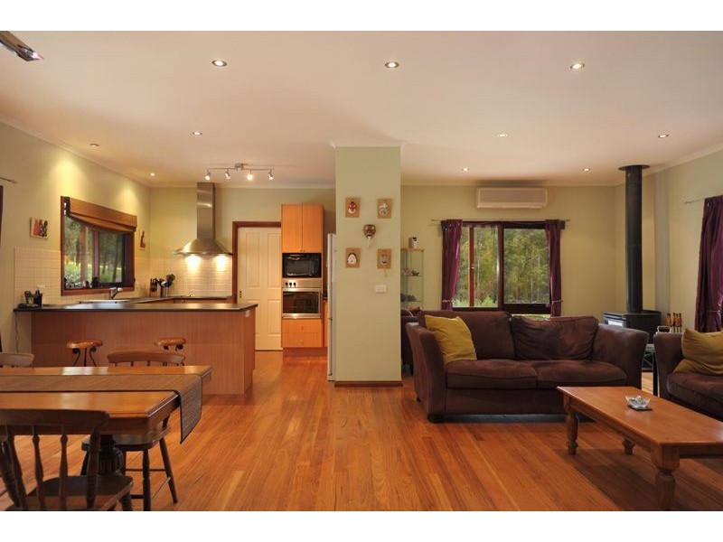 35 Tooheys Close, Gordon VIC 3345