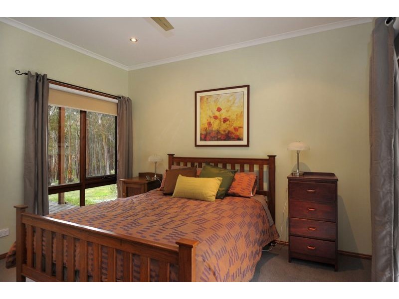 35 Tooheys Close, Gordon VIC 3345