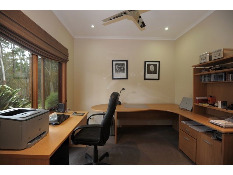 35 Tooheys Close, Gordon VIC 3345