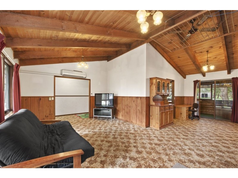 132 Clarkes Road, Enfield VIC 3352