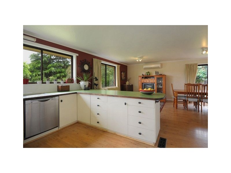 20 Springs Road, Brown Hill VIC 3350