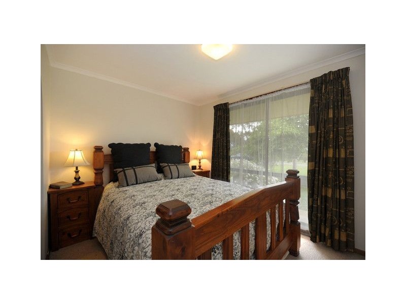 20 Springs Road, Brown Hill VIC 3350