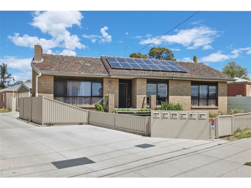 1/5 Whitehorse Road, Mount Clear VIC 3350