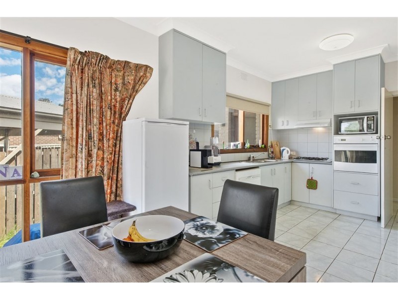 1/5 Whitehorse Road, Mount Clear VIC 3350