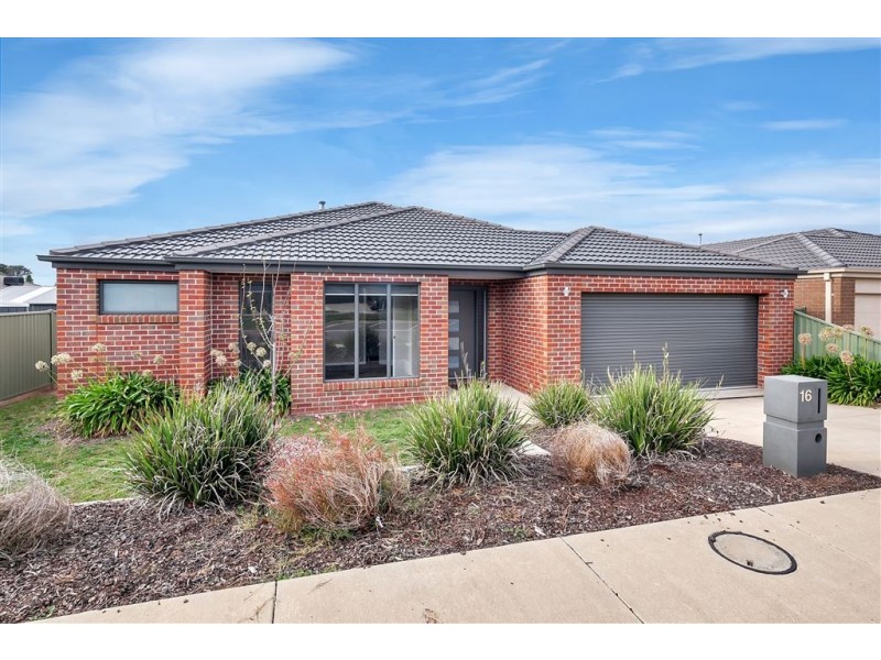 16 Waterside Close, Miners Rest VIC 3352