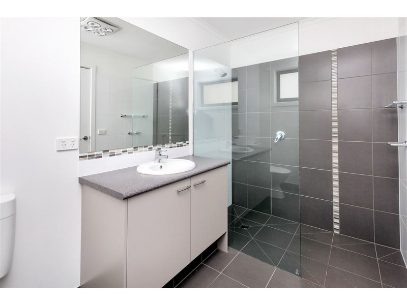 16 Waterside Close, Miners Rest VIC 3352