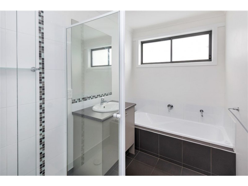 16 Waterside Close, Miners Rest VIC 3352