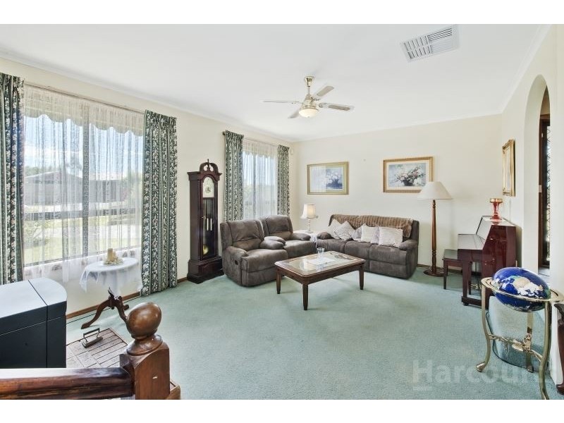 4 Fleur Court, Delacombe VIC 3356