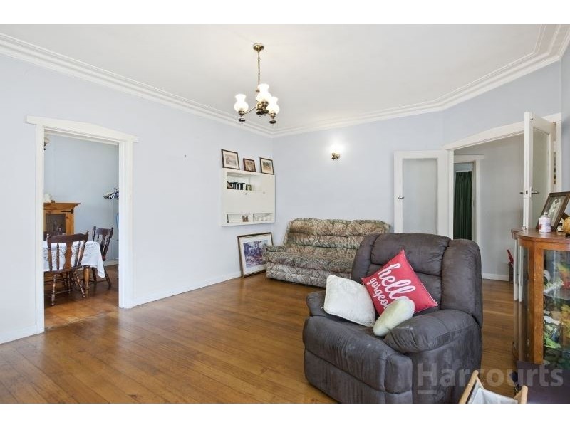 4 Lambert Street, Wendouree VIC 3355