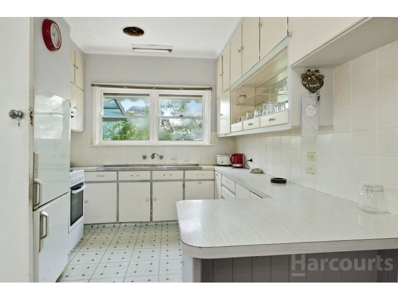 4 Lambert Street, Wendouree VIC 3355