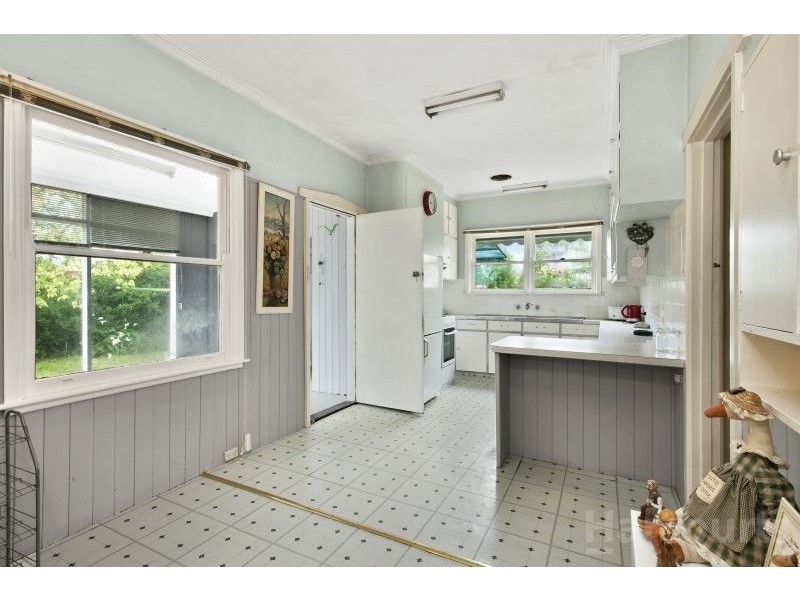 4 Lambert Street, Wendouree VIC 3355