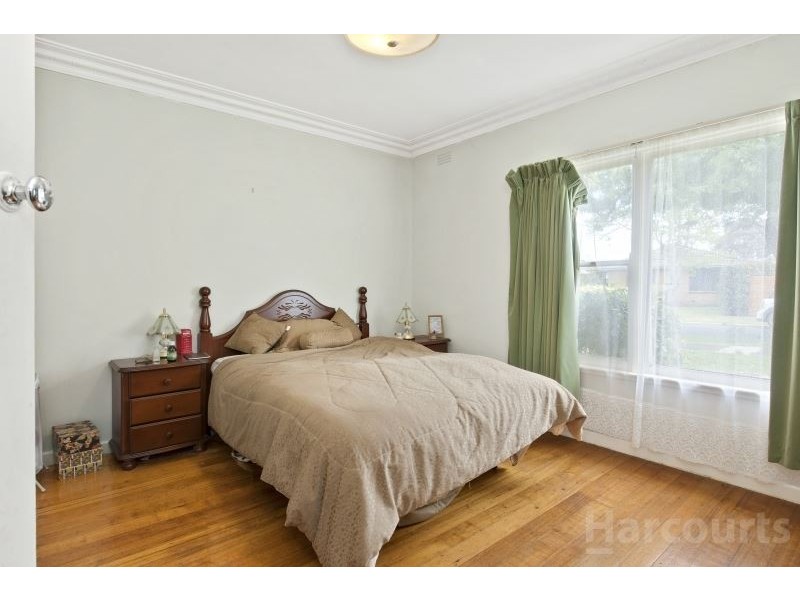 4 Lambert Street, Wendouree VIC 3355