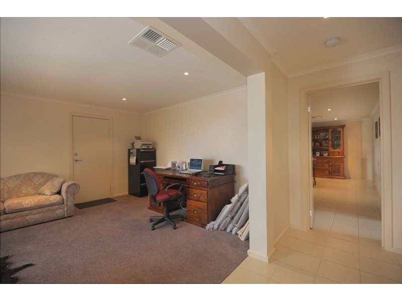 8 Polwarth Court, Alfredton VIC 3350