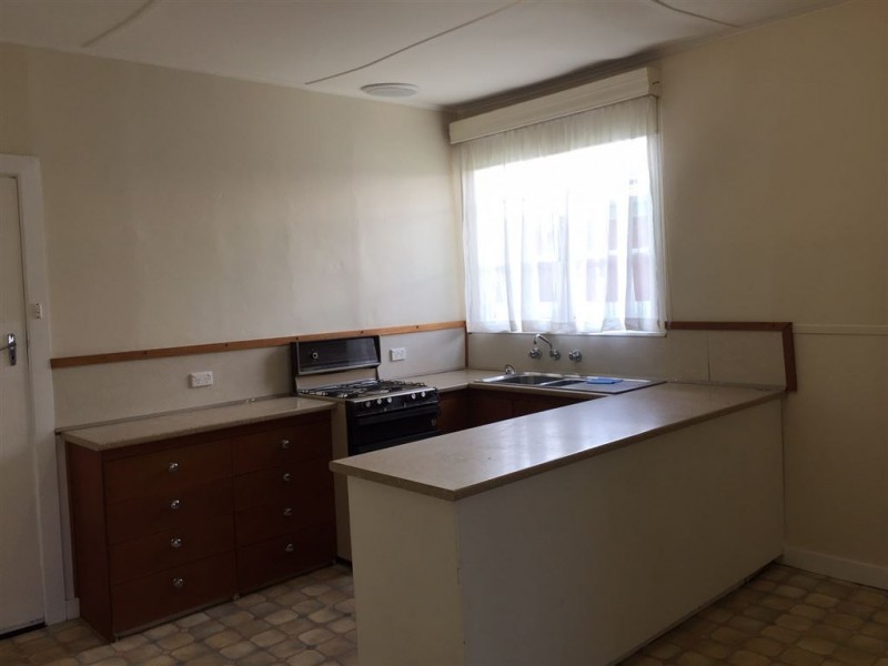 4 Alexander Avenue, Wendouree VIC 3355