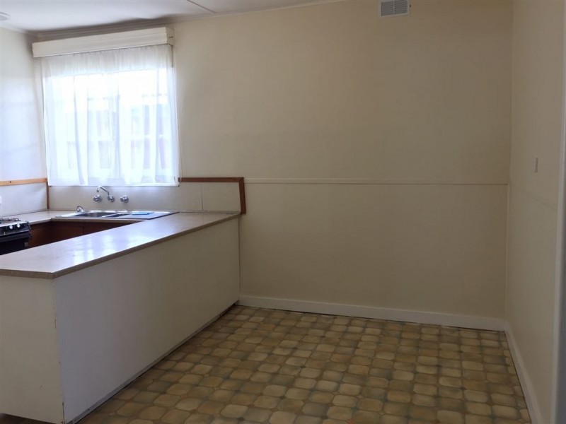 4 Alexander Avenue, Wendouree VIC 3355