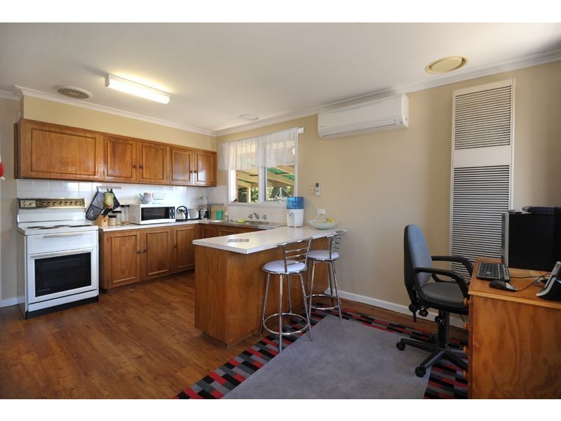 2 Locksley Street, Wendouree VIC 3355