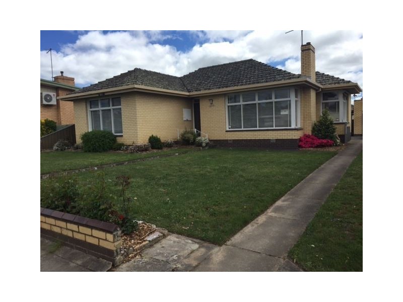 1058 Norman Street, Wendouree VIC 3355