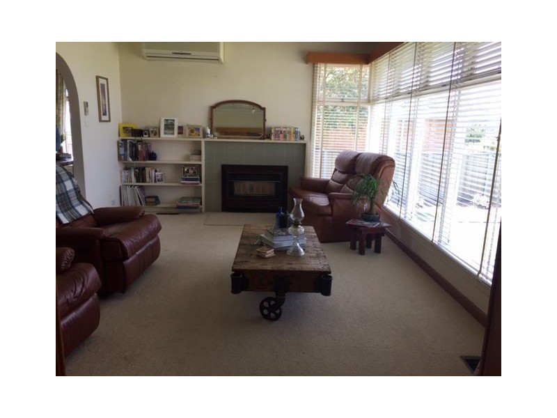 1058 Norman Street, Wendouree VIC 3355