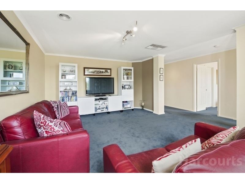 6 Peregrine Court, Invermay Park VIC 3350