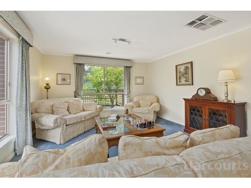 6 Peregrine Court, Invermay Park VIC 3350