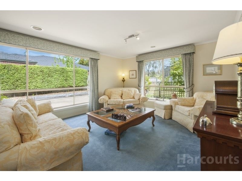 6 Peregrine Court, Invermay Park VIC 3350