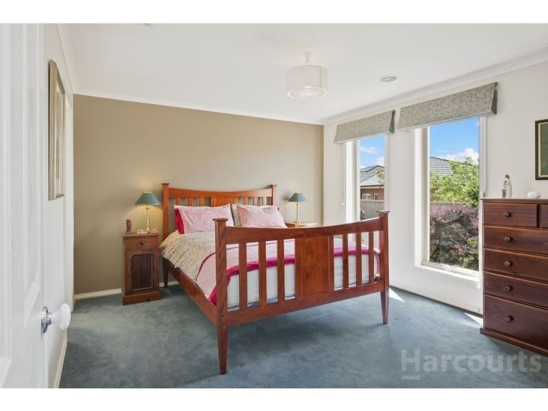 6 Peregrine Court, Invermay Park VIC 3350