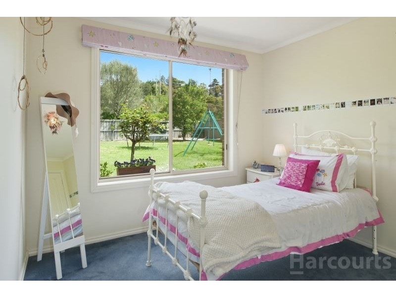 6 Peregrine Court, Invermay Park VIC 3350