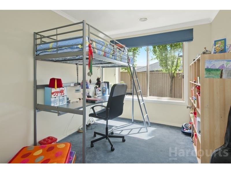 6 Peregrine Court, Invermay Park VIC 3350