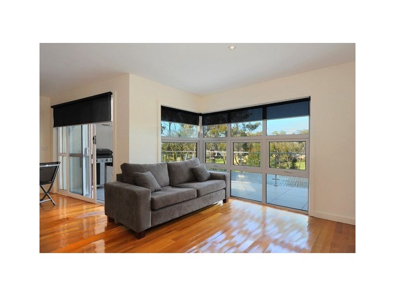 2/6 Penny Lane, Creswick VIC 3363