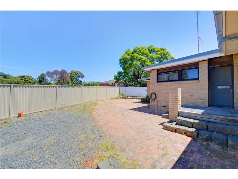 1/5 Whitehorse Road, Mount Clear VIC 3350