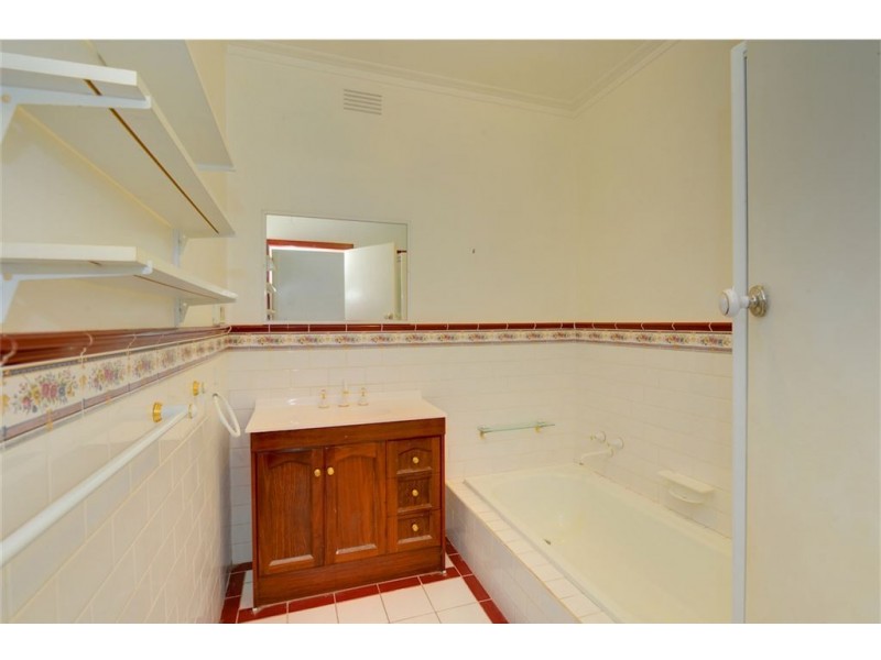 1/5 Whitehorse Road, Mount Clear VIC 3350