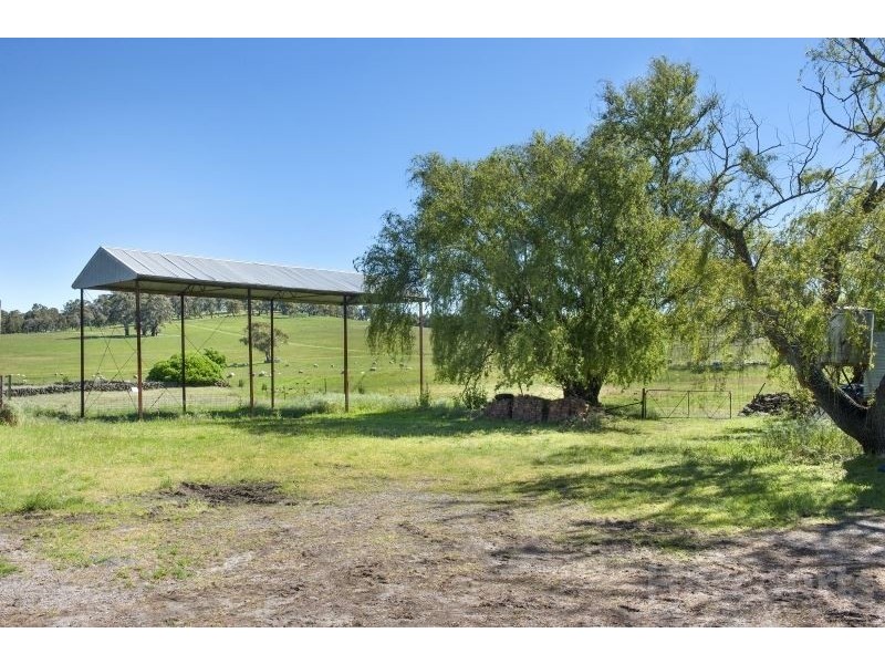 6885 Midland Highway, Scotsburn VIC 3352