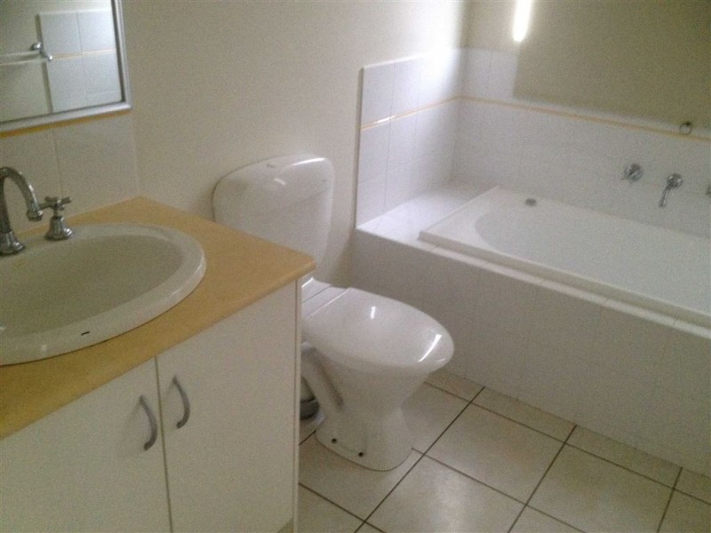 26 St Andrews Place, Lake Gardens VIC 3355