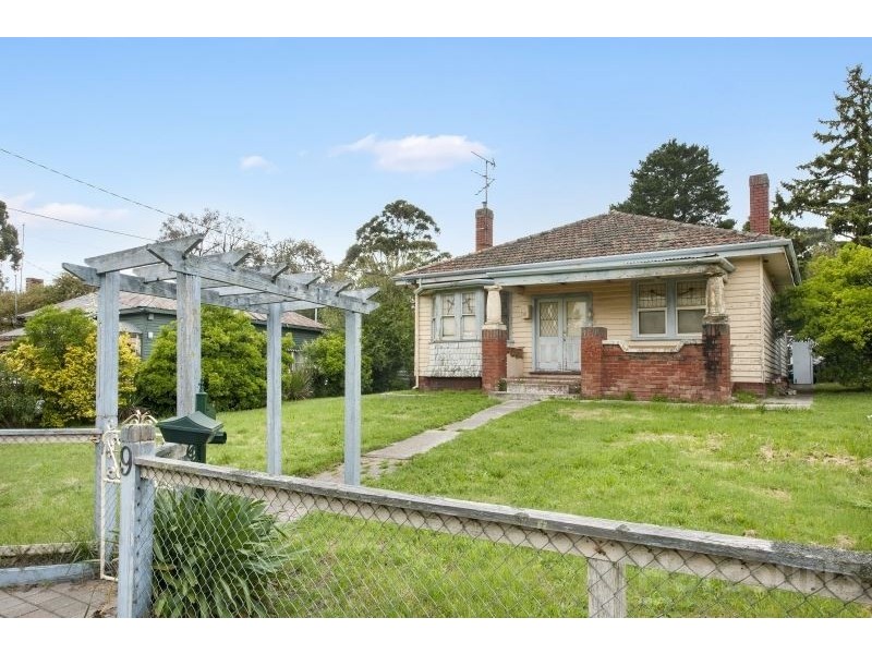 9 Peake Street, Golden Point VIC 3350