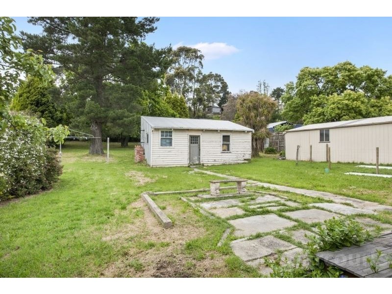 9 Peake Street, Golden Point VIC 3350