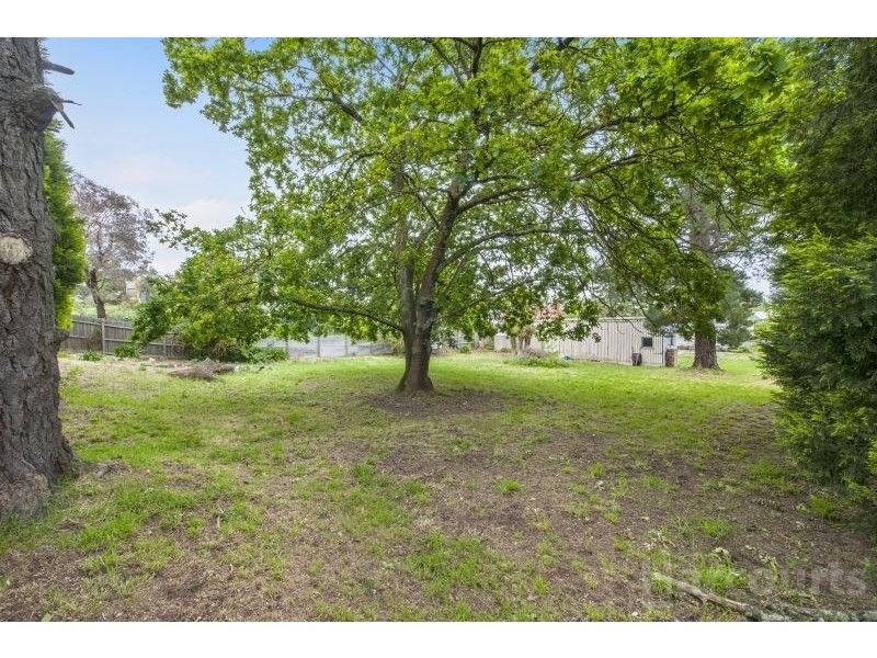 9 Peake Street, Golden Point VIC 3350