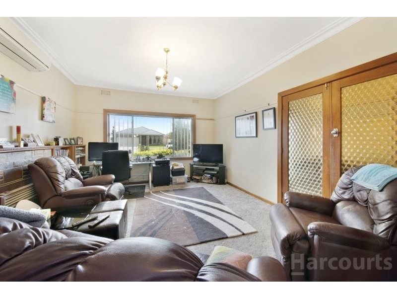 6 Horwood Drive, Mount Clear VIC 3350