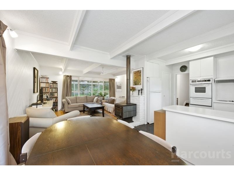 3 Moss Avenue, Mount Helen VIC 3350