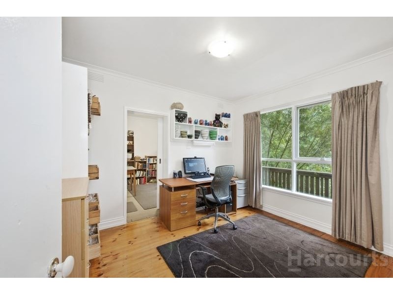 3 Moss Avenue, Mount Helen VIC 3350