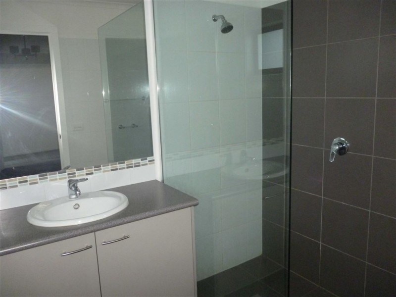 16 Waterside Drive, Miners Rest VIC 3352