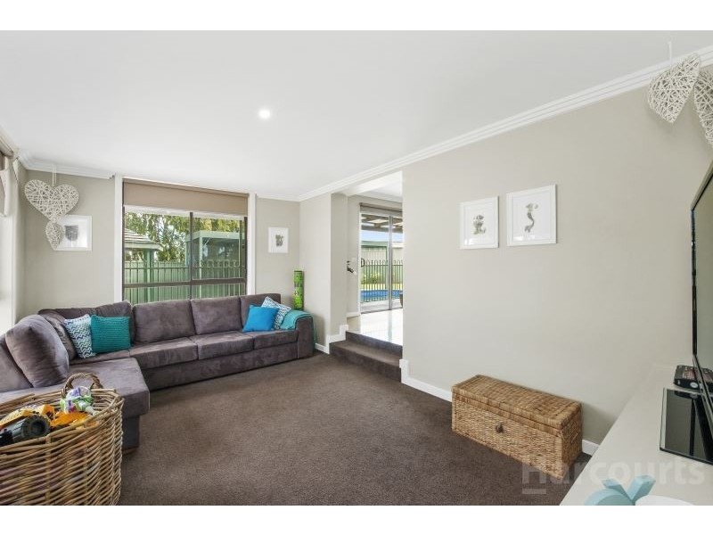 128 Hayes Drive, Smythes Creek VIC 3351